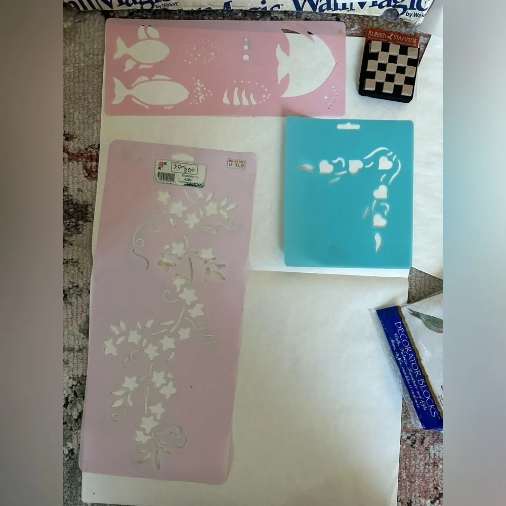 Vintage Wakat Wall Magic QVC Paint Roller Kit & Lots of vintage stencil Extras